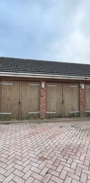 Boldre Close, Poole - Photo 1