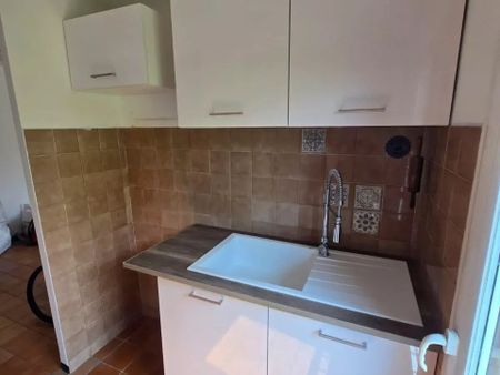 Location Appartement 3 pièces 78 m2 à Villeneuve-d'Olmes - Photo 3