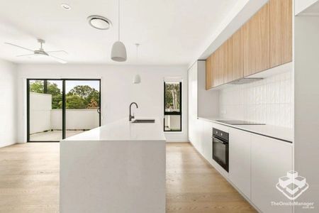 Luxury 4 Bedrooms Townhouse - Photo 5