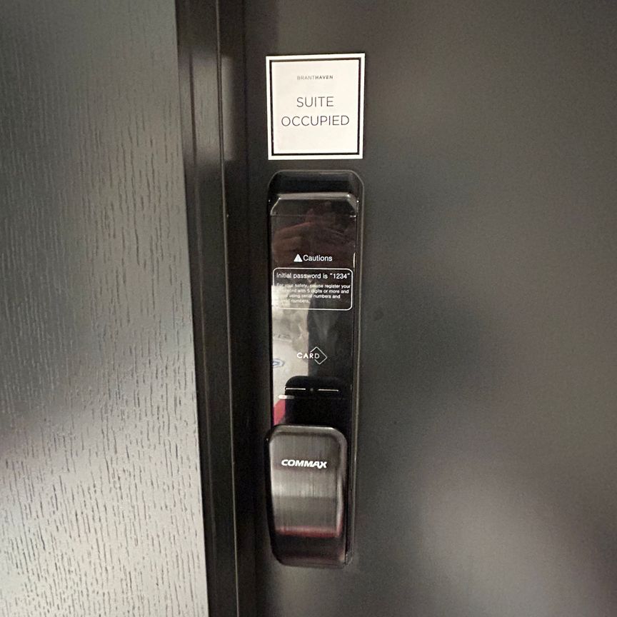 For Lease - 3220 William Coltson Avenue Unit# 1405, Oakville, Ontario - Photo 1