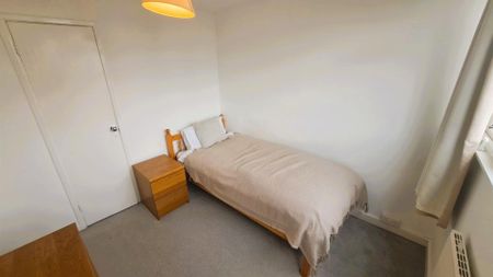 Crawley Drive, Hemel Hempstead, HP2 6BS, Herts - Photo 2