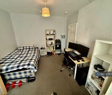 6 bedroom terraced house to rent - Photo 3