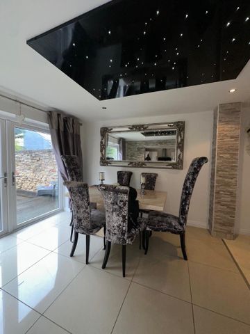 5 bedroom detached house to rent - Photo 4