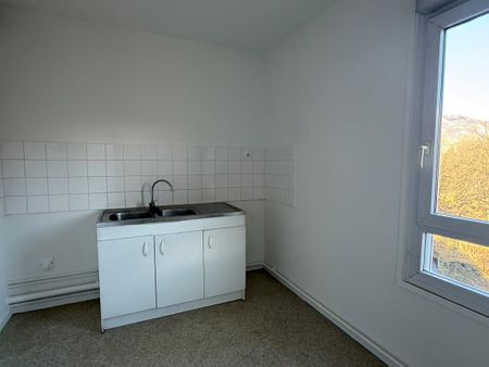 Appartement fonctionnel avec belle vue sur les montagnes - Villeneuve - Grenoble - Photo 2