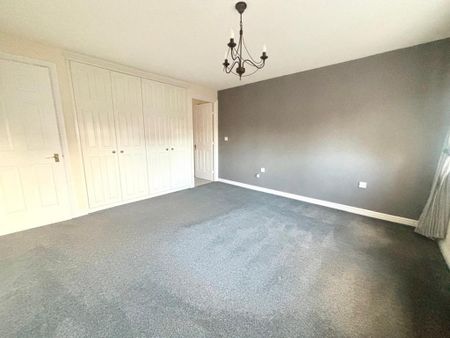 4 bedroom detached house to rent - Photo 2