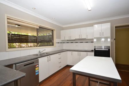 “Refreshed Family Home with Pool, Big Block & Workshop!” - Photo 5