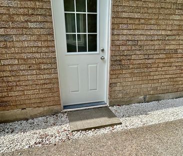 For Lease - 4650 Crosswinds Drive Unit# Basement, Mississauga, Ontario - Photo 2