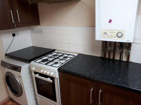 1 bedroom flat to rent - Photo 2