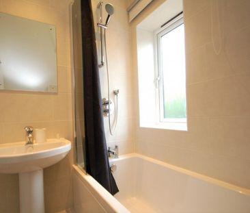 Barn Court, High Wycombe, Buckinghamshire,HP12 - Photo 6