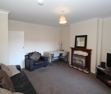 4 bedroom private hall to rent - Photo 4