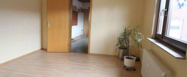 Charmante 3-Zimmer-Wohnung mit Gartenmitbenutzung – ca. 85 m² in zentraler Lage von Hürth-Hermülheim - Photo 1