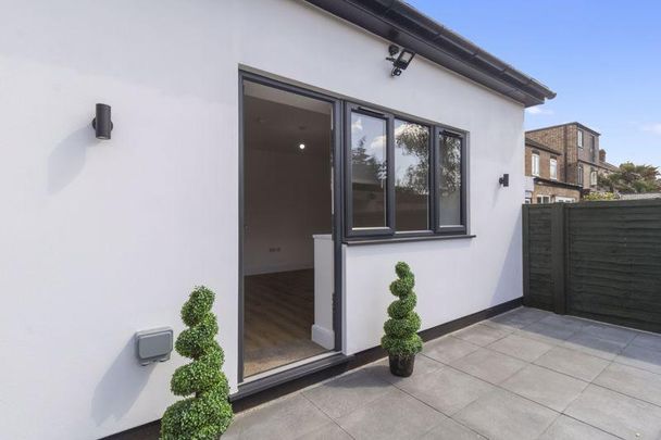 Property to rent - Photo 1