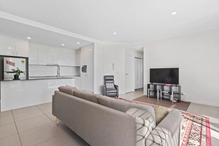 Unit in heart of Chermside - Photo 4