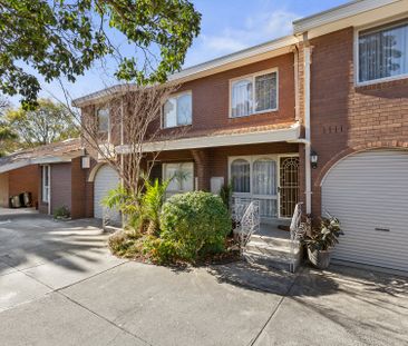 Renovated 2-Bedroom Townhouse in Prime Coburg Location - Photo 6
