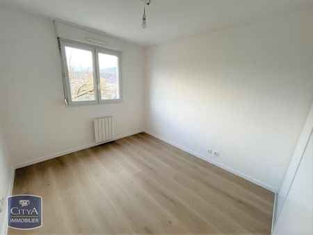 Location Appartement 3 pièces 63m² LONS LE SAUNIER 39000 - Photo 2