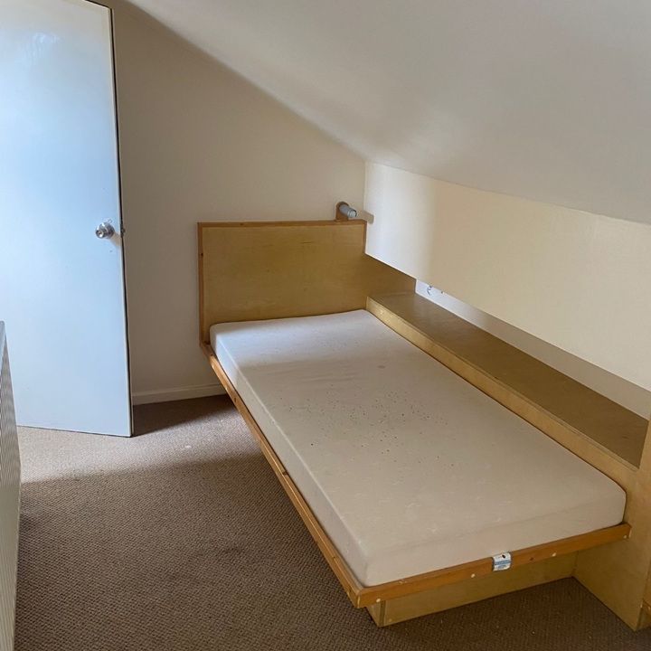 Room in a Shared House, Seedley Street, M14 - Photo 1