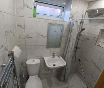 Studio to rent - Photo 6