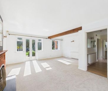 4 bedroom detached house to rent - Photo 3