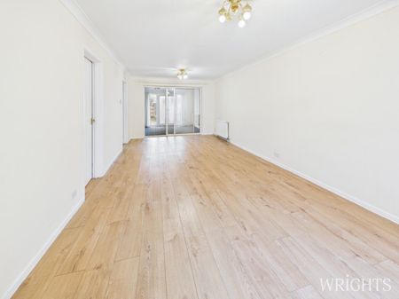 4 bedroom Detached House - Daniells, Welwyn Garden City - Photo 2