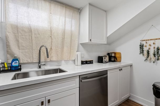 For Lease - 610 King Street Unit# 14, Hamilton, Ontario - Photo 1