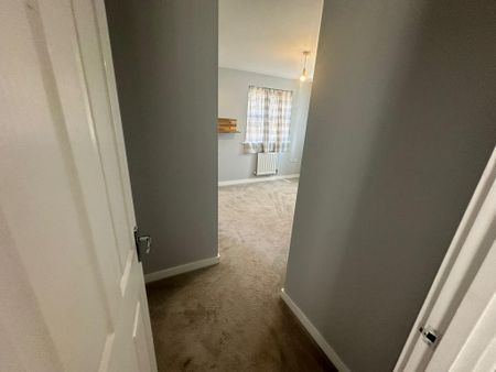 3 bedroom semi-detached house to rent - Photo 3