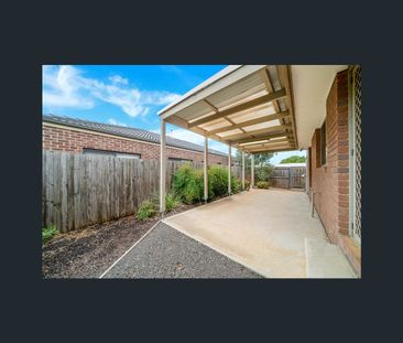 40 Trethowan Avenue, Melton West, Vic 3337 - Photo 5