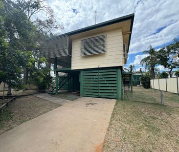 &ast;&ast; 3-Bedroom High Set Home in Moranbah 4744 QLD - Good Size... - Photo 5