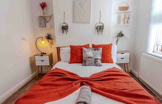 3 Bed Flat, Welford Road, LE2 - Photo 1