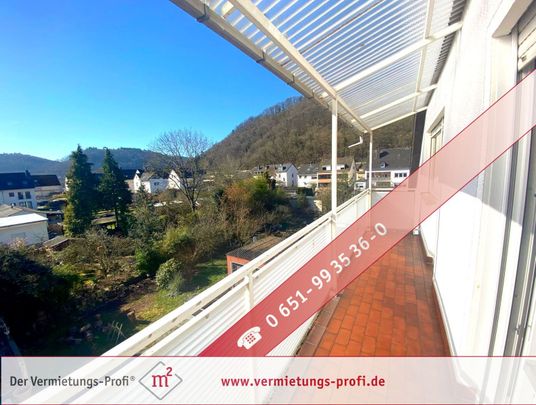 Großzügige 4-Zimmer-Dachgeschosswohnung mit Balkon, Tageslichtbad & Garage in Trier-Ehrang! - Foto 1