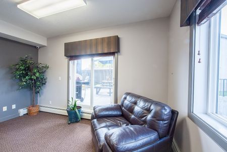 Leduc Mansion - Photo 2