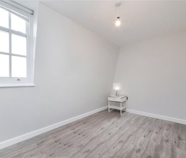 3 bedroom flat to rent - Photo 2