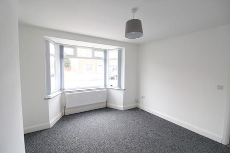 3 bedroom semi-detached house to rent - Photo 3