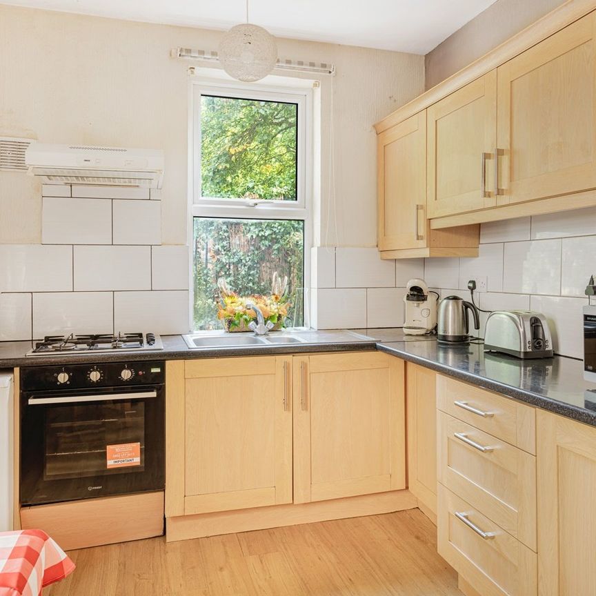 Room in a Shared House, Lenton Boulevard, NG7 - Photo 1
