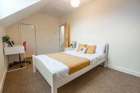 6 Bed Terraced House, Brocco Bank, S11 - Photo 4