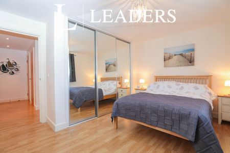 1 bedroom apartment to rent Blake House, Gunwharf Quays, Portsmouth, PO1 - Photo 2