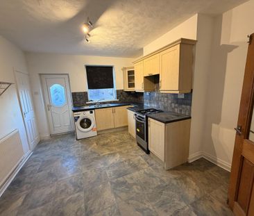 2 bedroom terraced house to rent - Photo 4