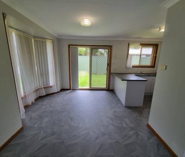 NEAT & TIDY VILLA IN QUIET CUL-DE-SAC - Photo 1