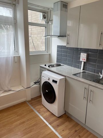 Studio Flat, Coburg Crescent, SW2 - Photo 5