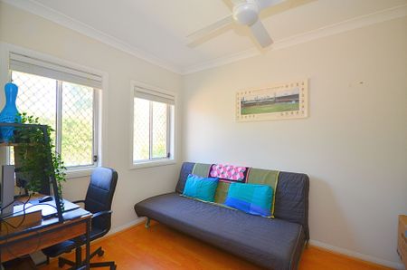 Beautifully Presented Single Level 3 Bedroom Duplex with Ducted Air Conditioning - Photo 2