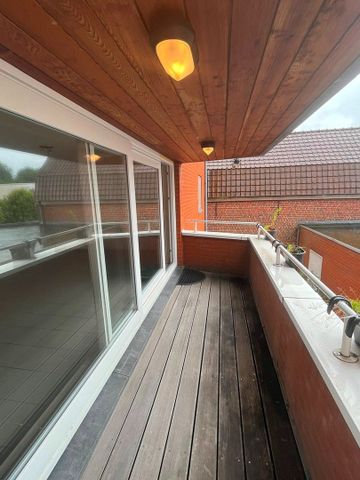 GEZELLIG APPARTEMENT MET 1 SLPK EN TERRAS NABIJ HET CENTRUM VAN GULLEGEM. - Photo 2