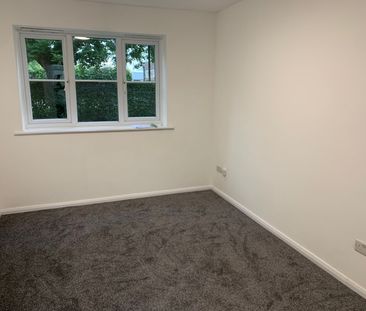 Town Mead, West Green, Crawley - Photo 2