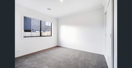 Stunning Family Home - Photo 2