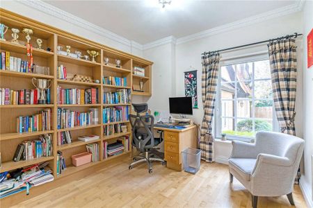 5 bedroom detached house to rent - Photo 2