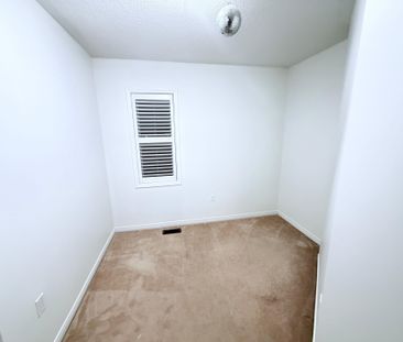 For Lease - 37 Magpie Way, Whitby, Ontario - Photo 5