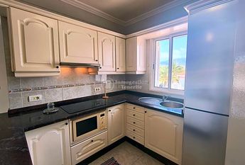 Se alquila en Costa del Silencio apartamento de 2 dormitorios