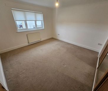 5 bedroom detached house to rent - Photo 3