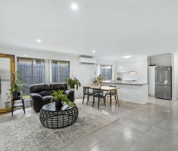 Modern 4 bedroom Family Home in Pimpama Village Estate - Photo 1