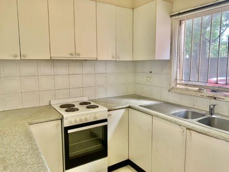 Good Condition Town House - Photo 3