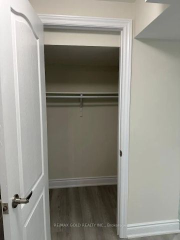 27 Brookdale Crescent W #Bsmt - Photo 5