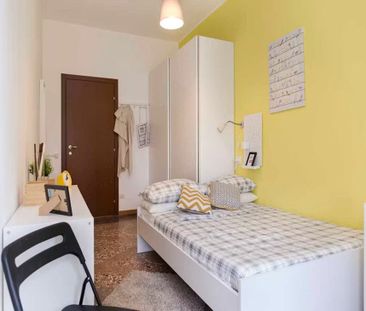 Viale Giovanni Vicini, Bologna, Emilia-Romagna 40134 - Photo 4